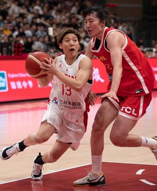 以体育为桥,篮球之路上叶天逸与中国式家长女儿的爱情启程之旅